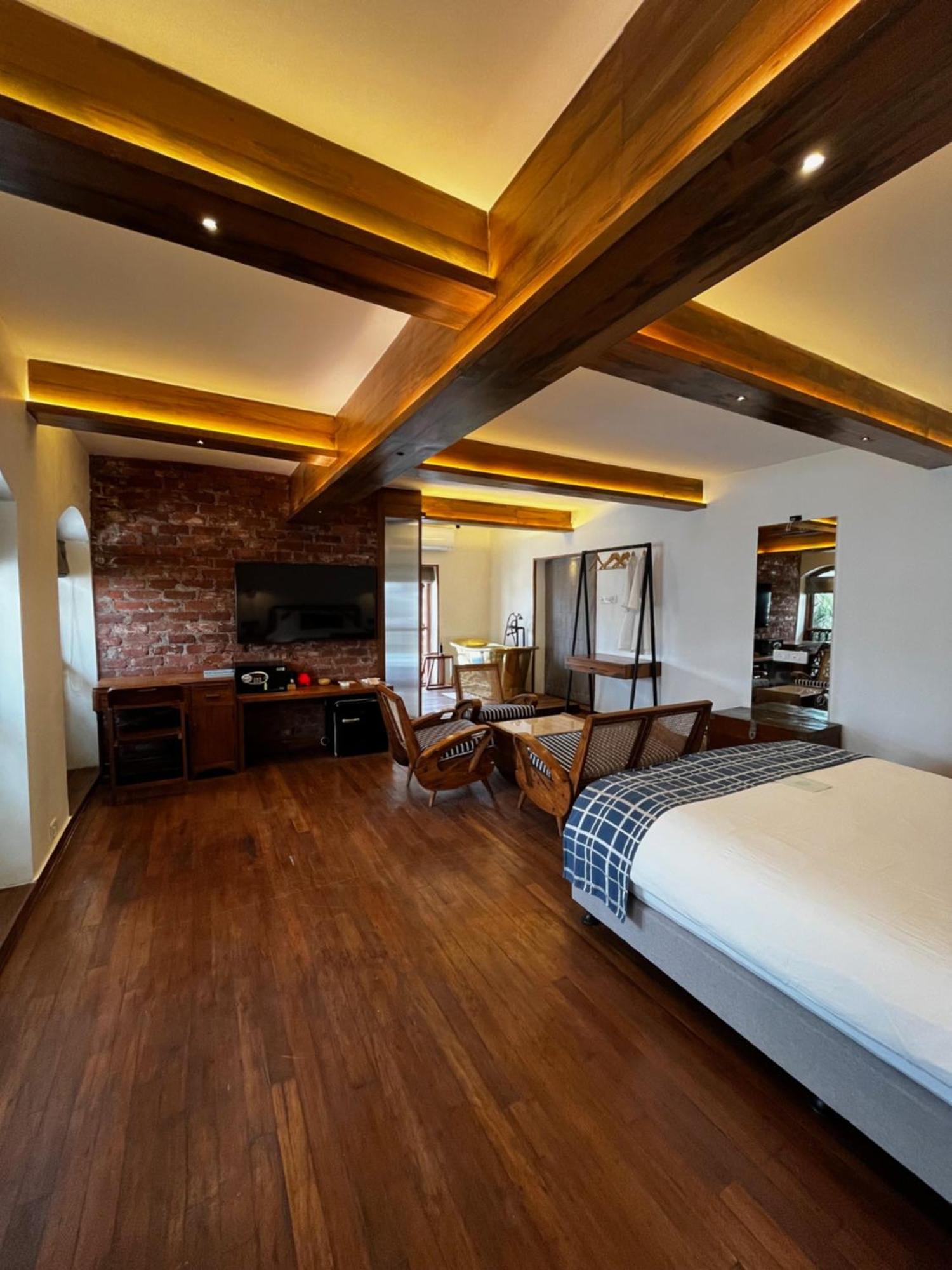 Hotel Abode 3*